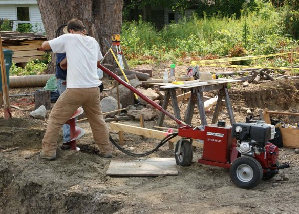 Hydraulic post hole digger