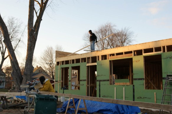 Spartan cutting a 22 foot board